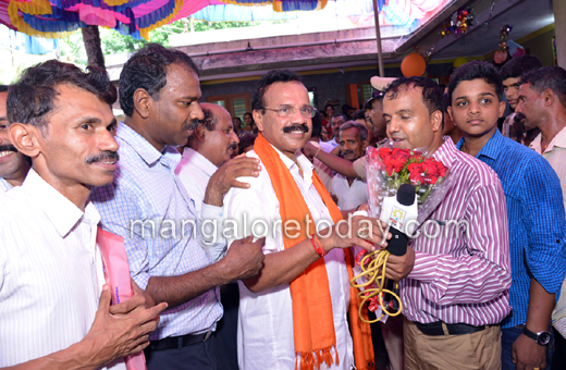 Sadananda Gowda in native place putter